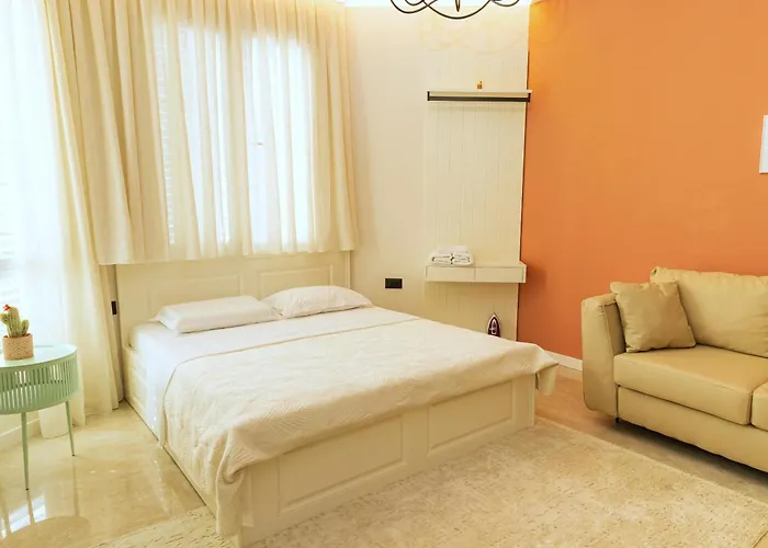 Coral Cane Apartment