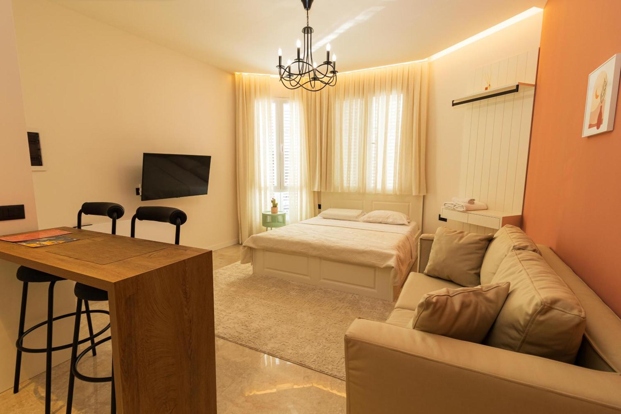 Coral Cane Apartment *